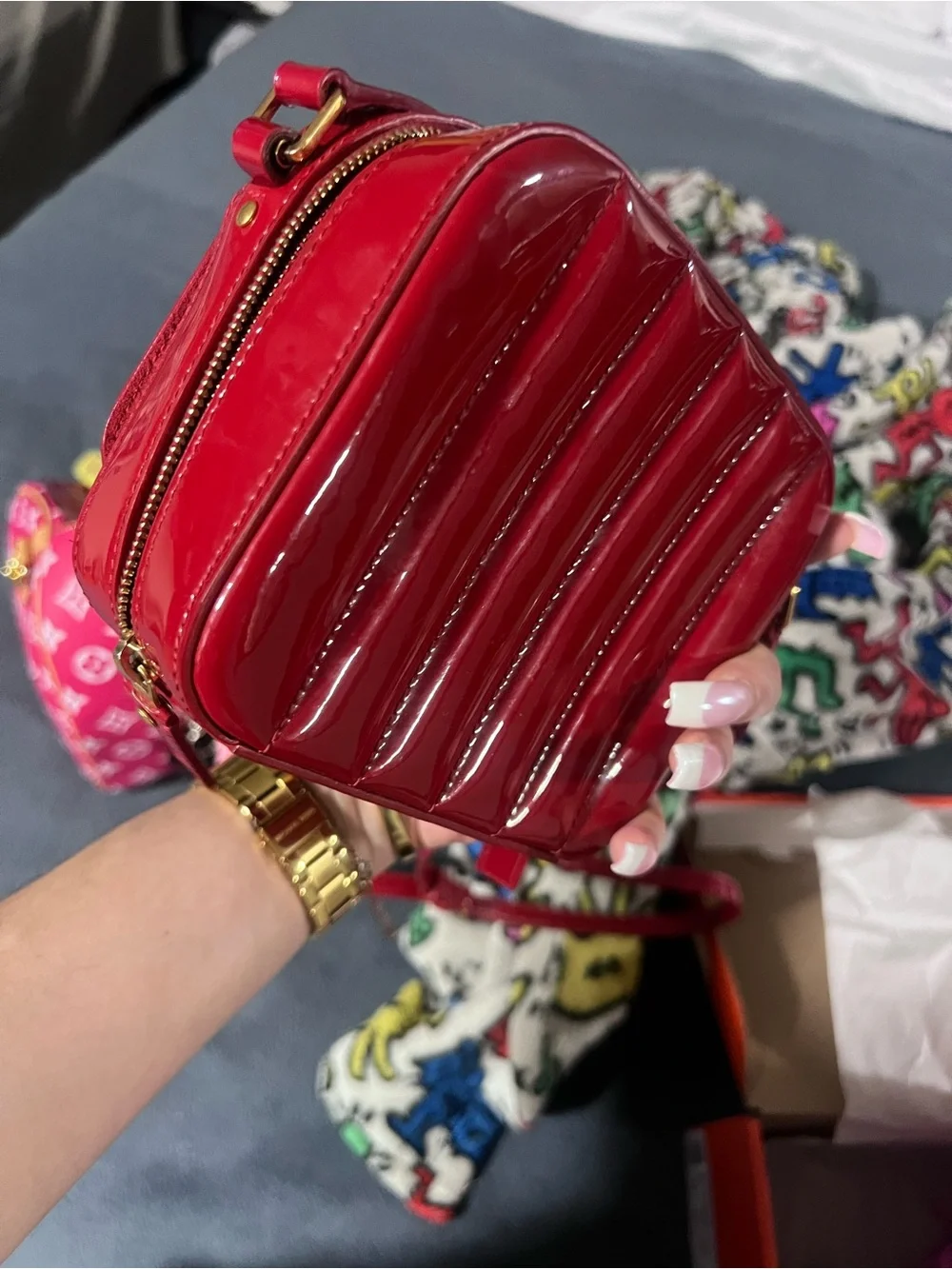 Saint Laurent Glossy Red Quilted Patent Camera Crossbody - Picture 5 of 7